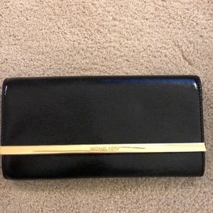 MICHAEL KORS Clutch